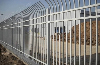 鋅鋼圍墻欄桿與百葉窗 現(xiàn)代建筑的安全與美觀結(jié)合